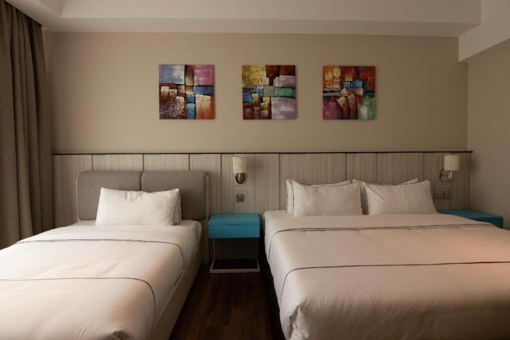 Higher Hotel Bandar Seri Begawan Esterno foto