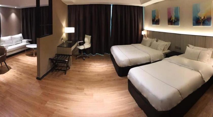 Higher Hotel Bandar Seri Begawan Esterno foto