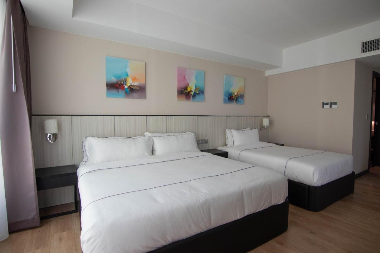 Higher Hotel Bandar Seri Begawan Esterno foto