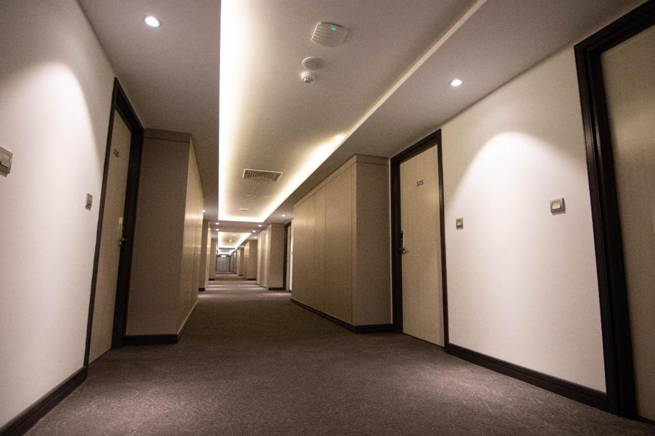 Higher Hotel Bandar Seri Begawan Esterno foto