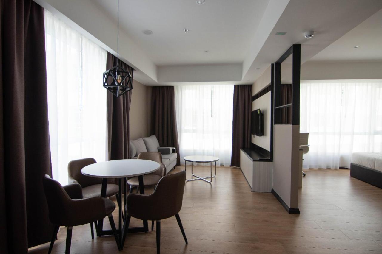 Higher Hotel Bandar Seri Begawan Esterno foto