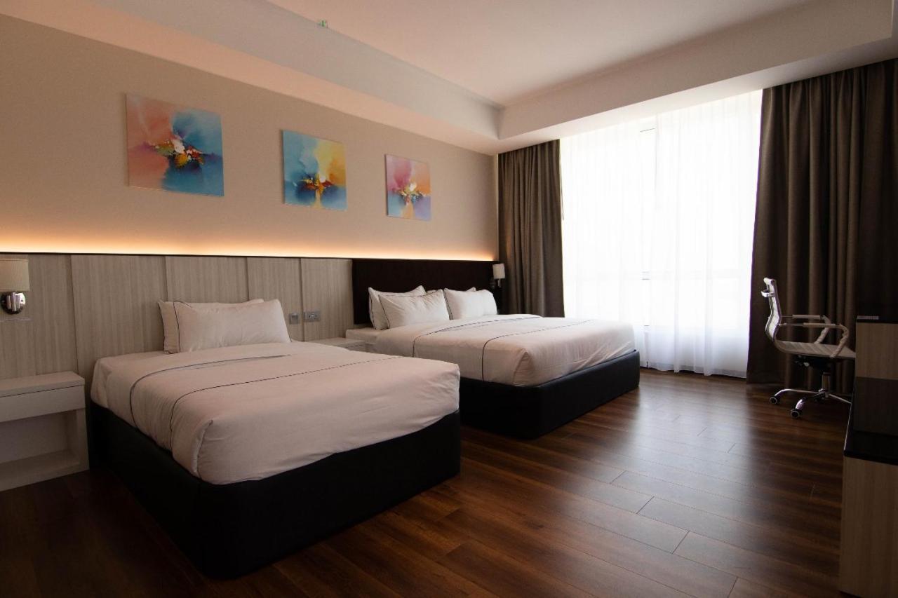 Higher Hotel Bandar Seri Begawan Esterno foto