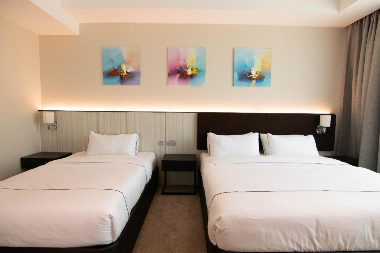Higher Hotel Bandar Seri Begawan Esterno foto