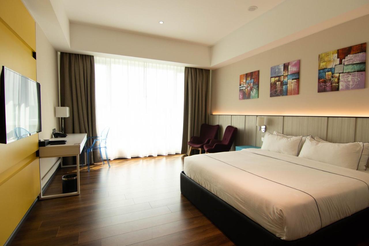Higher Hotel Bandar Seri Begawan Esterno foto
